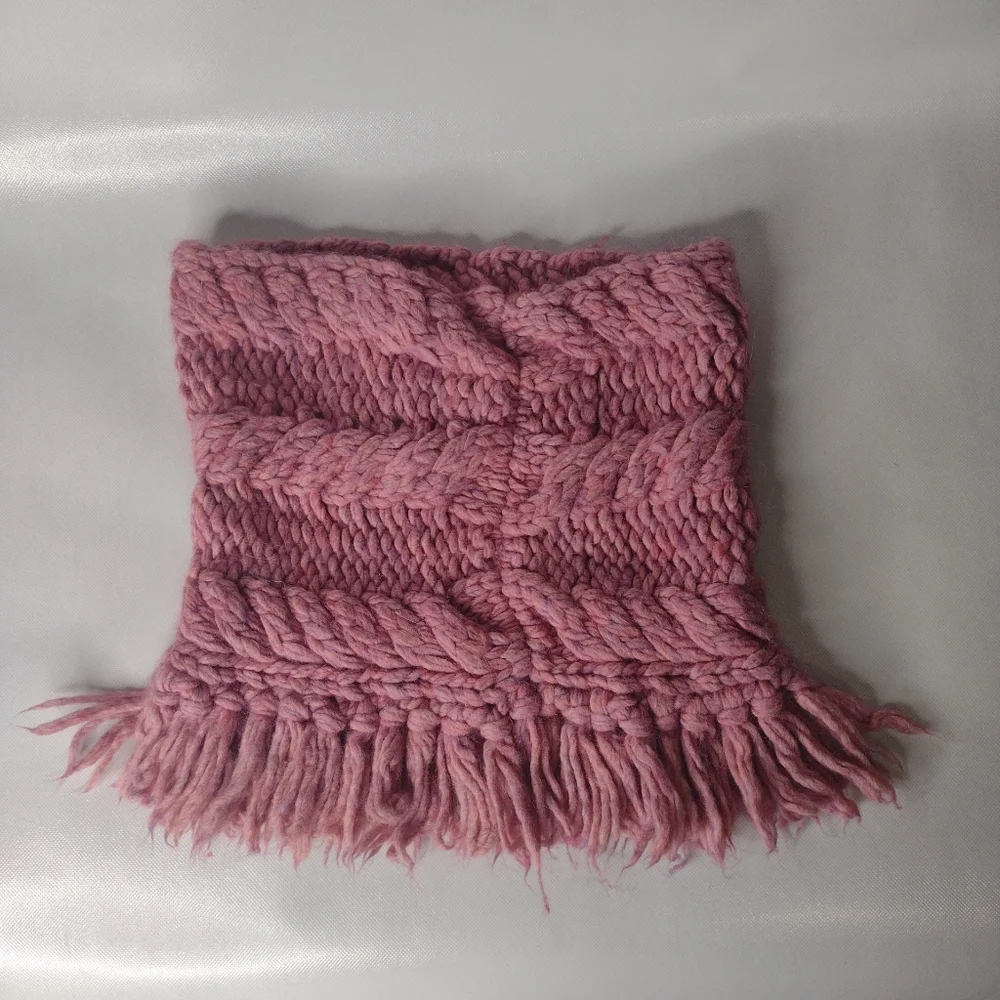 UGG FRINGE SNOOD PINK sz OS